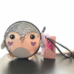 🆕 [Betsy Johnson] Rose Gold Penguin Coin Purse